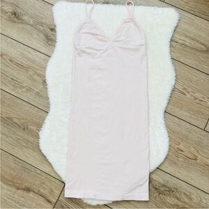 Babaton Blush Contouring Chemise